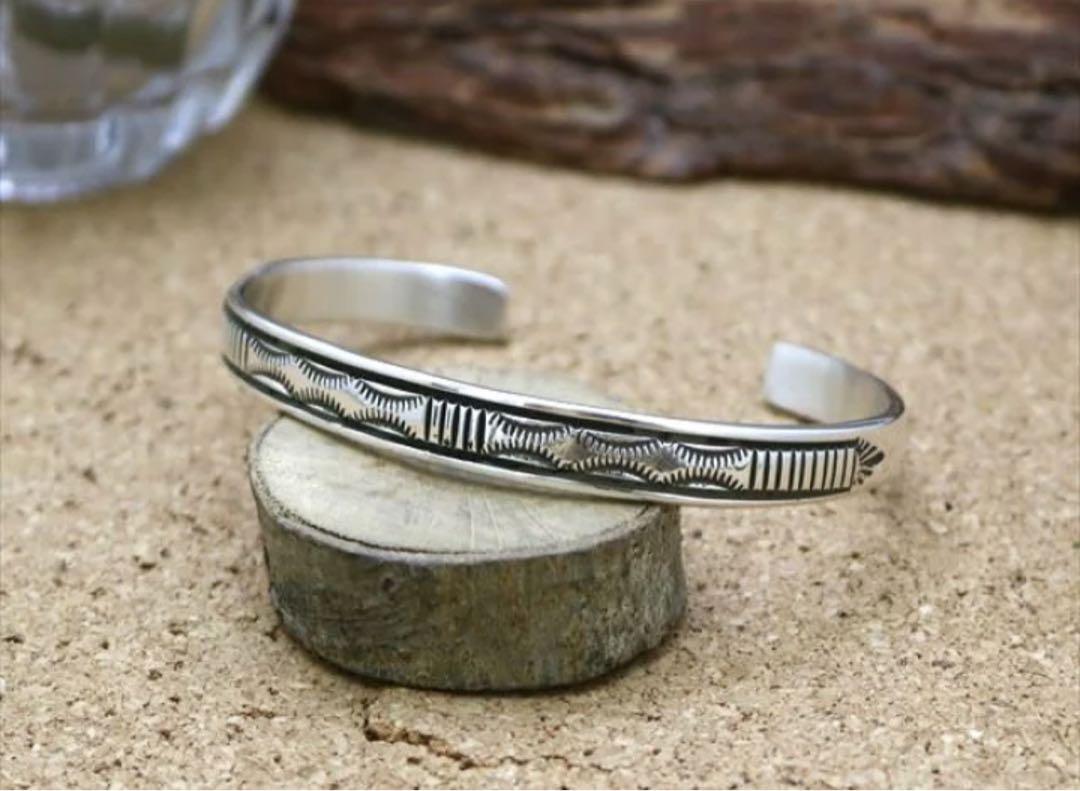 NAVAJO Bruce Morgan シルバー GIZスタンプワーク バングル