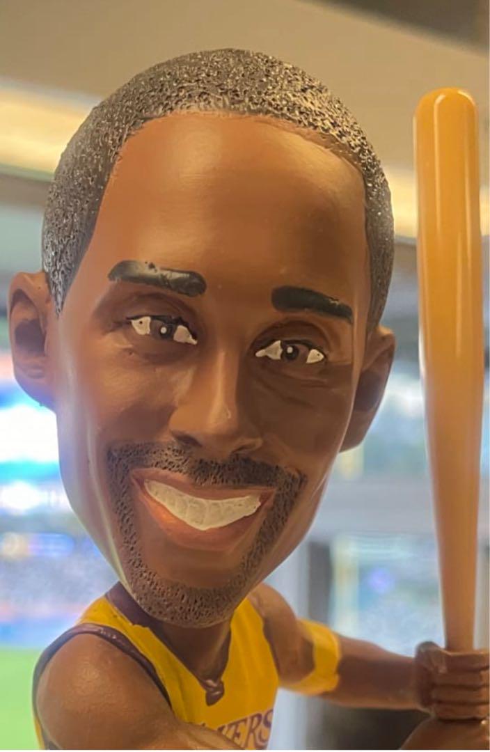 8/8コービー・ブライアントKobe Bryantドジャース球場配布ボブルヘッド 非売品]8/8配布 コービー・ブライアントボブルヘッドドジャース