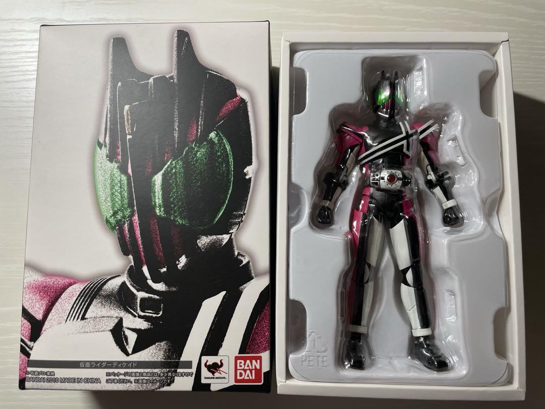 真骨彫 仮面ライダーディケイド 初期版 SHフィギュアーツ 真骨彫 仮面ライダーディケイド 初期版 ディケイド