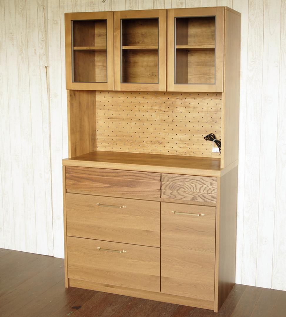 美品■モモナチュラル■VENT■レッドオーク■キッチンボード■食器棚■モダン■ 美品□モモナチュラル□VENT□レッドオーク□キッチンボード□食器棚